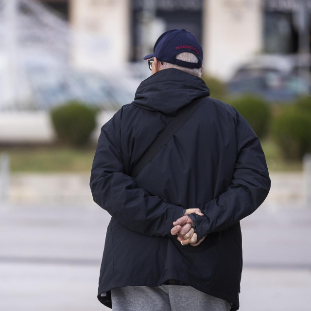 Split, 091224.
Umirovljenici u setnji gradom.