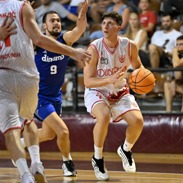 Emil Savić u dvoboju s Markom Gašparcem