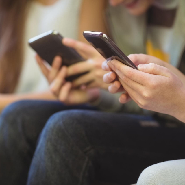 Australska zabrana dobila je pohvale mnogih roditelja i skupina koje se zalažu za dobrobit djece