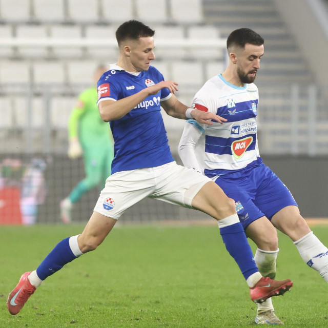 Branič Slavena Belupa Antonio Jakir (lijevo) na utakmici u Osijeku