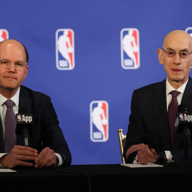 Glavni tajnik FIBA-e Andreas Zagklis i povjerenik NBA lige Adam Silver
