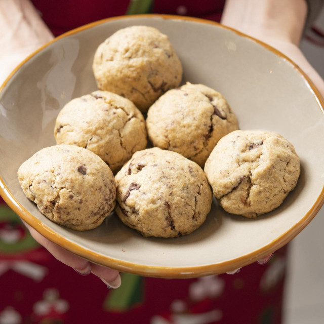 Zagreb, 281125.
Cooksic, Gajeva 8.
Gordana i Sara Brasnovic za Delicije su otkrile svoj recept za keks.