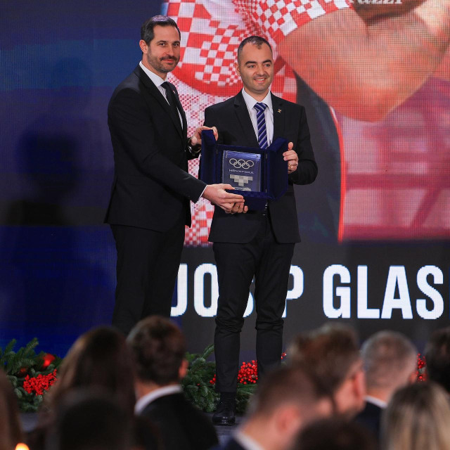 Josip Glasnović s ministrom Tončijem Glavinom na dodjeli nagrada Hrvatskog olimpijskog odbora