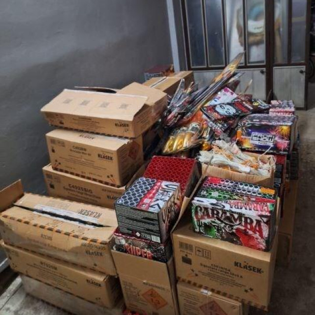 zaplijena pirotehnike