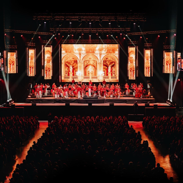 Strauss Christmas Gala