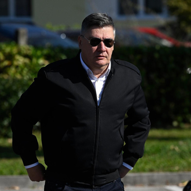 U prvom krugu predsjedničkih izbora Milanović je dobio 49,09 posto glasova, a u drugome trijumfirao sa 74,68 osvojenih glasova. No u prvoj godini novog mandata, unatoč velikoj potpori dobivenoj na izborima, bio je upadljivo pasivan