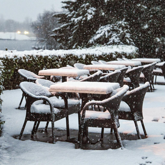 Snijeg je na Badnjak pao u Karlovcu