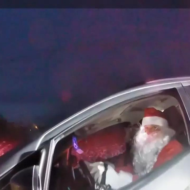 Prebrzi Djed Božićnjak