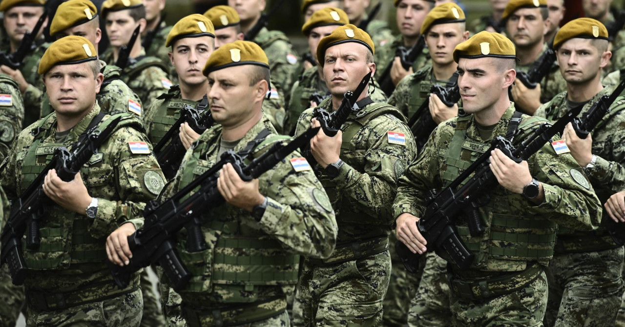 Što nas čeka 2026.? Bačićevi zakoni idu na Ustavni sud, umirovljenicima stižu dodaci, a mladićima - poziv za vojsku