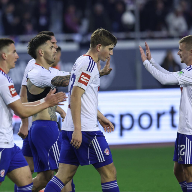 Mlačić u proslavi pogotka Marka Livaje