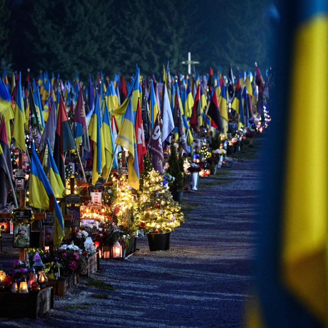 Groblje u Lavovu prije Božića