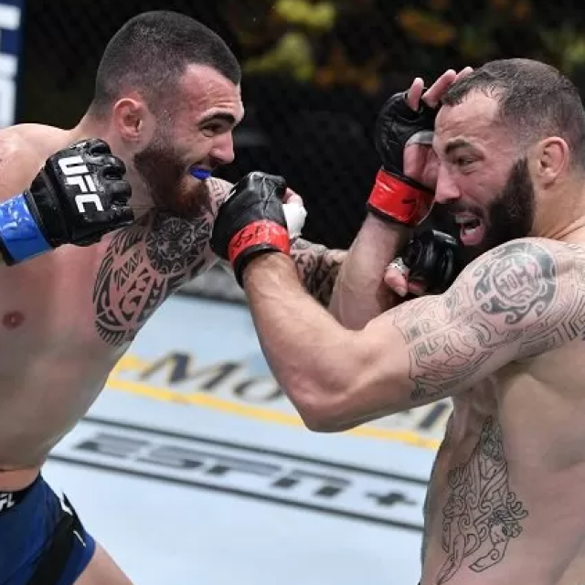 Laureano Staropoli (lijevo) vs. Jamie Pickett (desno)