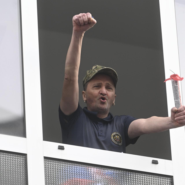 Prosvjed ispred Tomaševićevog stana