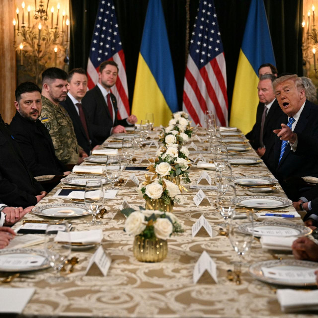 Sastanak američke i ukrajinske delegacije u Mar-a-Lagu