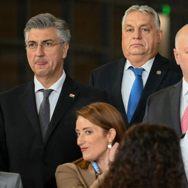 Andrej Plenković, mađarski premijer Viktor Orban, bugarski premijer Rosen Zhelyazkov, šefica Europskog parlamenta Roberta Metsola i grčki premijer Kyriakos Mitsotakis u Bruxellesu