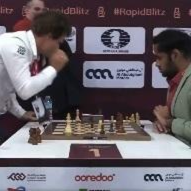 Carlsen udario po stolu