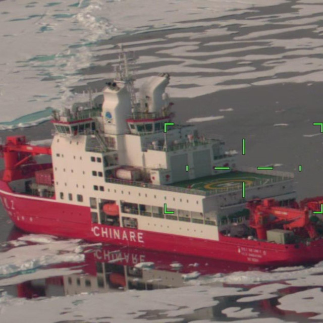 Kineski istraživački brod snimljen kod obale Aljaske u srpnju