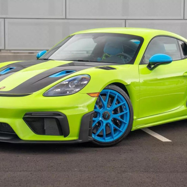 Porsche Cayman GT4 RS