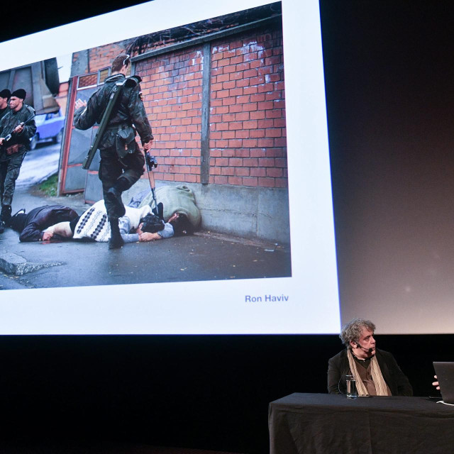 Predavanje Ron Haviva i Christophera Morrisa, i fotografija