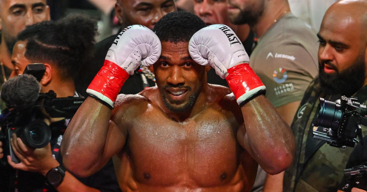 Boksarski zvezdnik Anthony Joshua po prometni nesreči zapustil bolnišnico