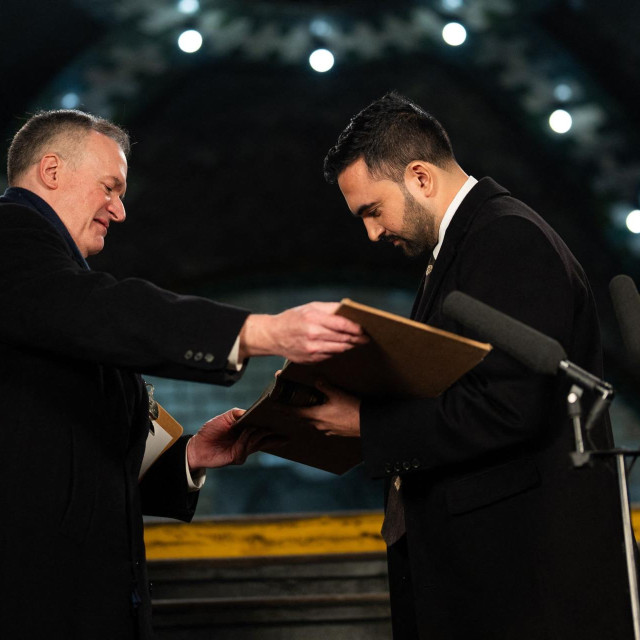 Zohran Mamdani polaže prisegu na dužnost gradonačelnika New Yorka