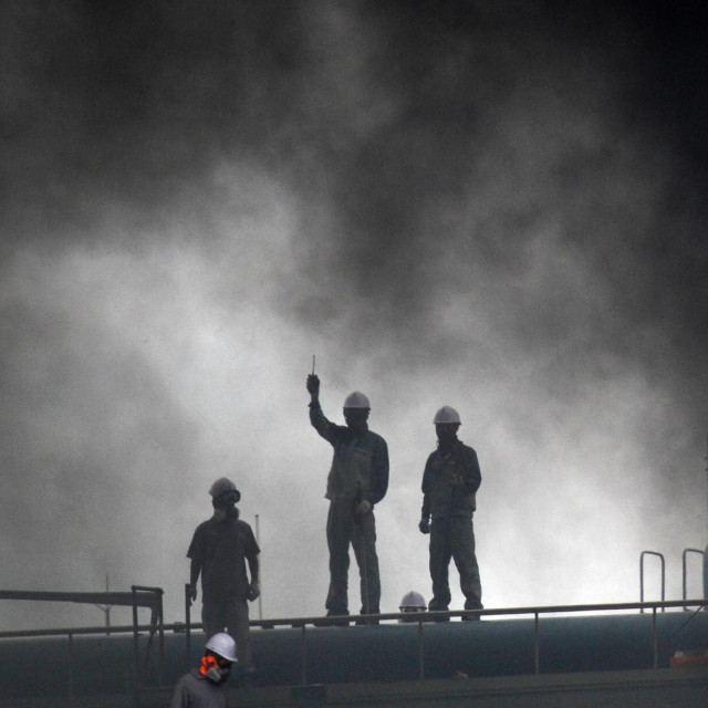 Radnici u tvornici, ilustrativna fotografija