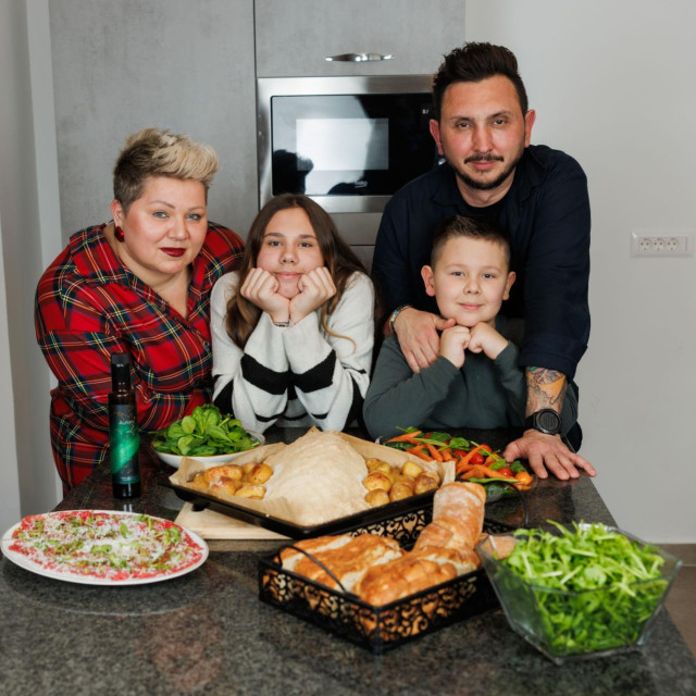  Obitelj Kočiš: Dijana, Goran, Ela i Mata