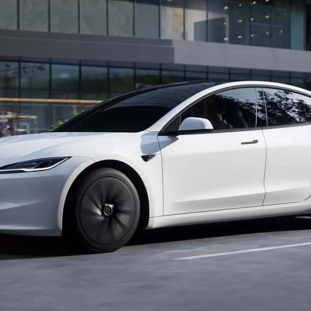 Tesla Model 3 Standard