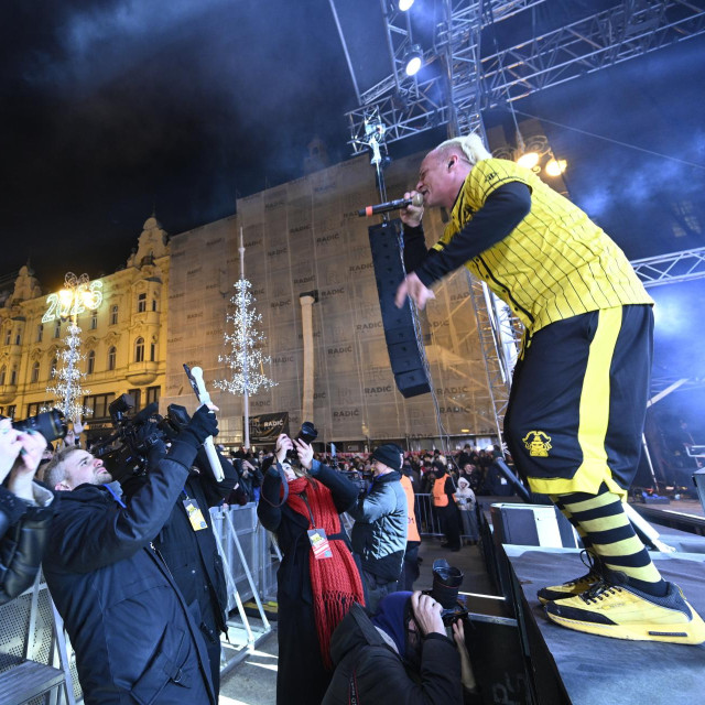 Doček u Zagrebu, Dubioza kolektiv