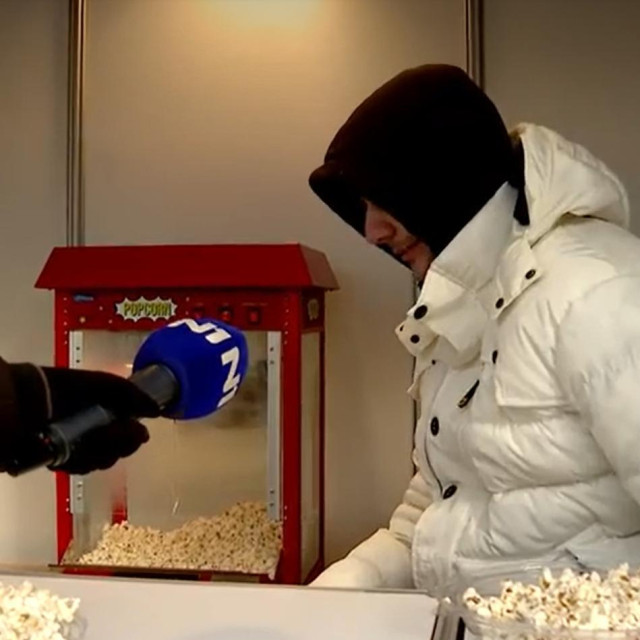 Prodavač na sajmu u Beogradu