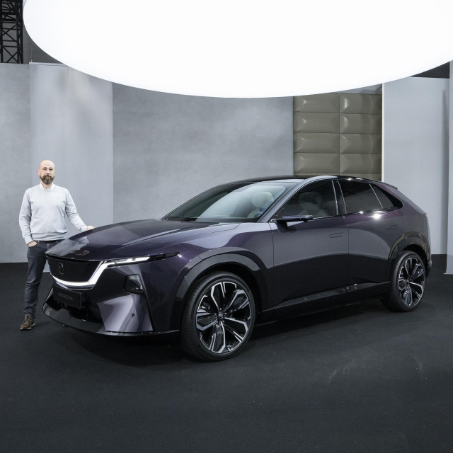 Autoklub na pretpremijeri nove Mazde CX-6e