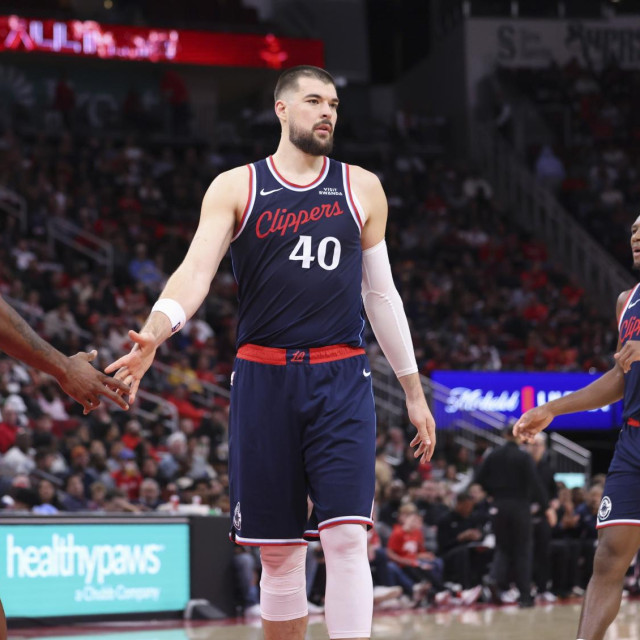 Ivica Zubac i Kawhi Leonard