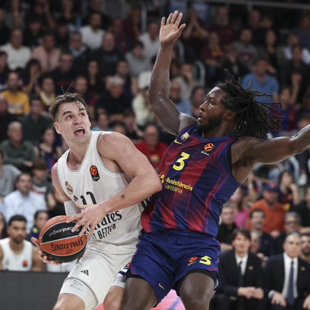 Mario Hezonja (Real Madrid) i Myles Cale (Barcelona)