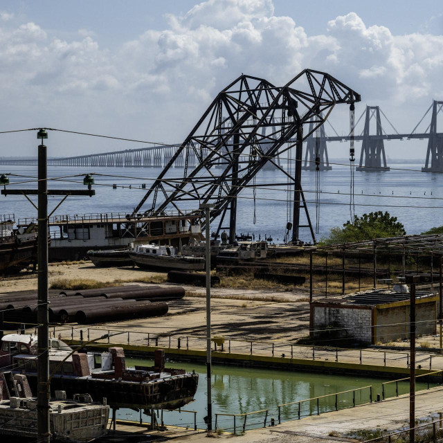 Prebacivanje venezuelanske nafte u brodove