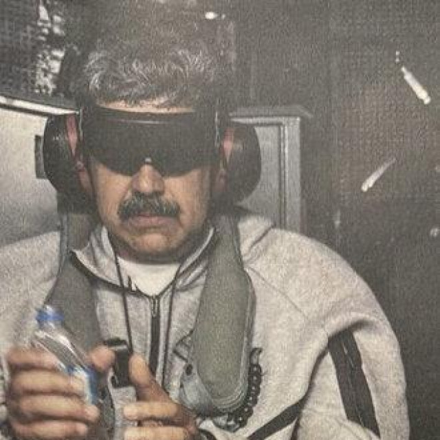 Nicolas Maduro na američkom ratnom brodu USS Iwo Jima