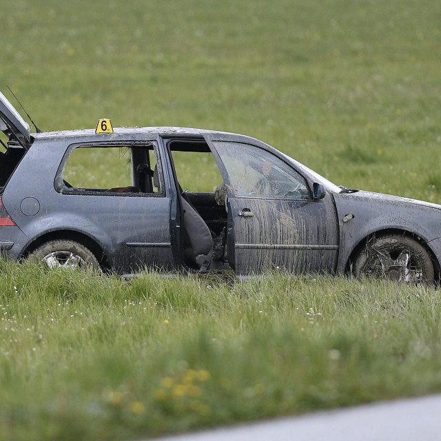 Policijski očevid na mjestu slijetanja vozila s kolnika u Tomaševcu nadomak Sv. Ivana Zeline