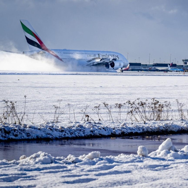 Prizori iz zračne luke Schiphol