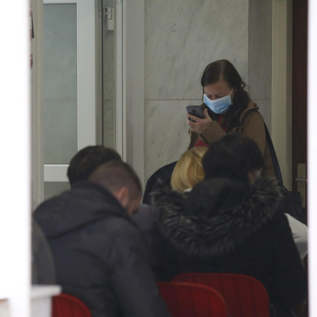 Pacijenti u čekaonici, ilustracija