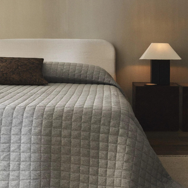 Sivi poplun od pamučnog žersej melanža - prije 119 eura, sada 69,99 eura