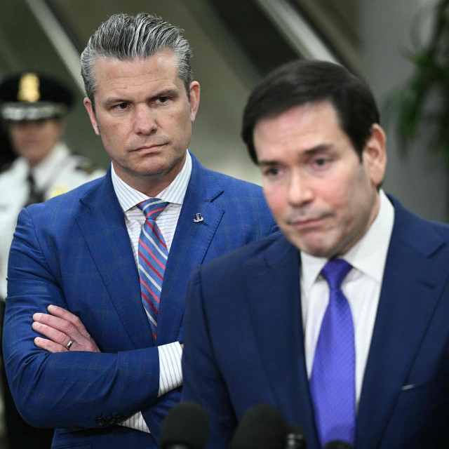 Američki ministar obrane Pete Hegseth i Marco Rubio pred novinarima