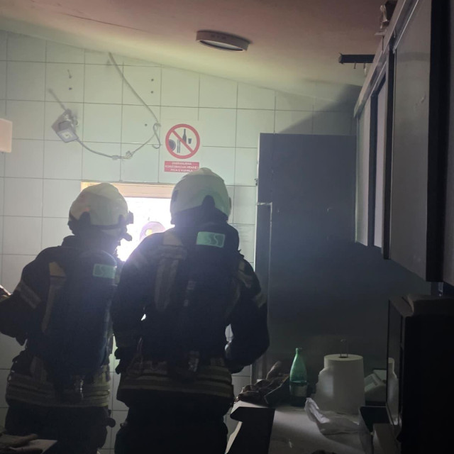 požar u Magazinskoj kleti u Petrinji