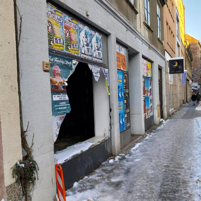 Na kućnom broju Ilica 136 čitatelji su primijetili razbijeni izlog u nekadašnju trgovinu