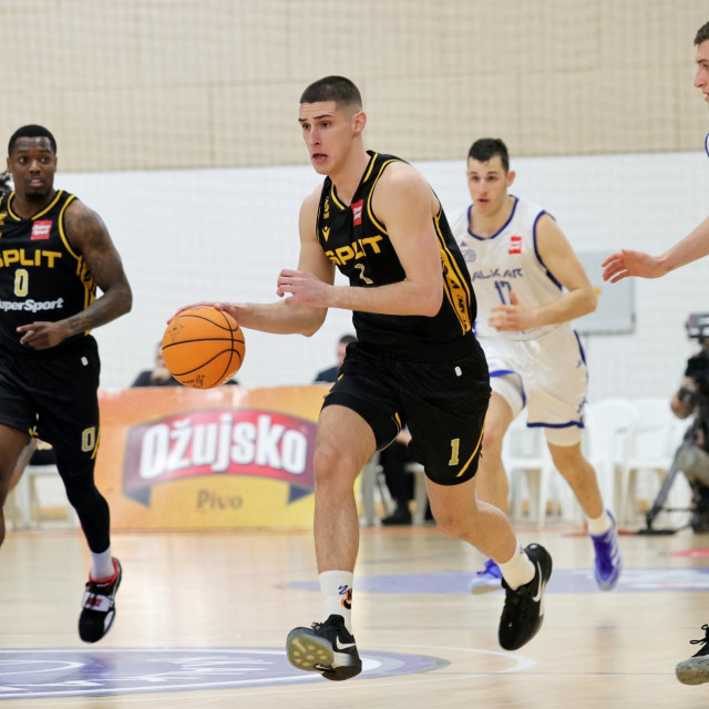 Teyvon Myers, Antonio Sikirc