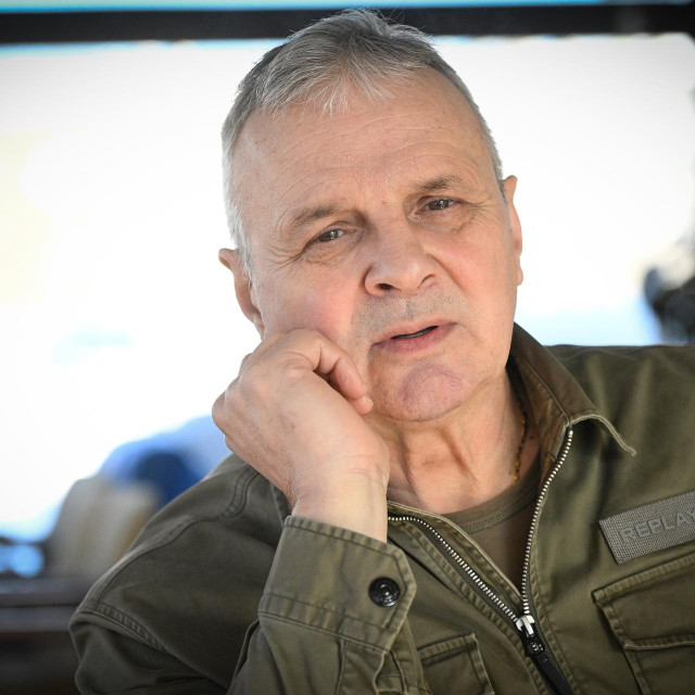 Zagreb, 080126. Jarun. Cafe Medena. Zdravko Zovko.