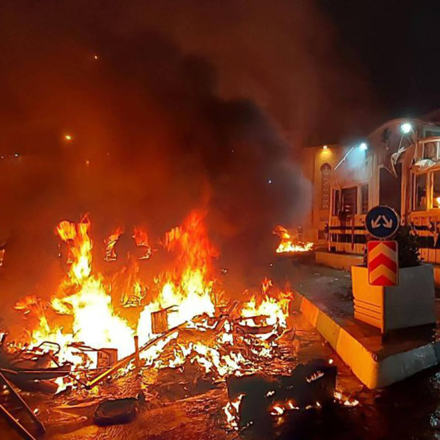 Prizor iz Tehrana tijekom prosvjeda