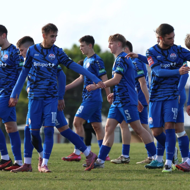 Igrači Slavena Belupa slave pogodak na pripremama u Medulinu