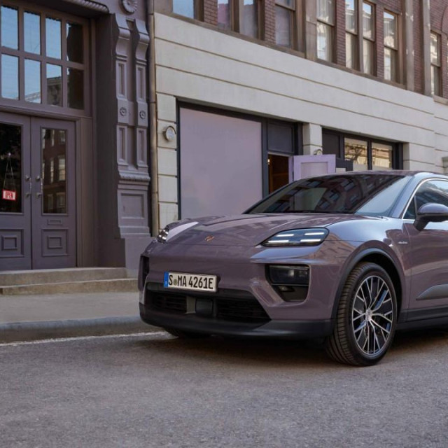 Porsche Macan EV