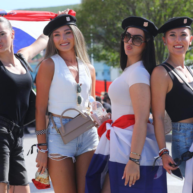 Ilustracija: mladi fanovi domoljubnih pjesama u Sinju