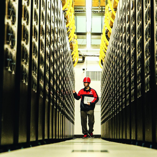 Daljnji razvoj sektora bit će snažno povezan s dostupnošću visokokvalificirane radne snage, brzinom prihvaćanja novih tehnologija poput umjetne inteligencije te kapacitetom poduzeća za povećanje produktivnosti kroz istraživanje i razvoj. U tom kontekstu, održavanje konkurentnosti zahtijevat će strateška ulaganja u znanje, infrastrukturu i internacionalizaciju poslovanja