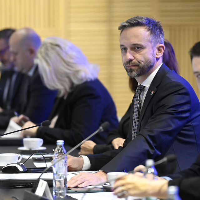 Ministar socijalne politike Marin Piletić suočava se s posljedicama upitnih odluka